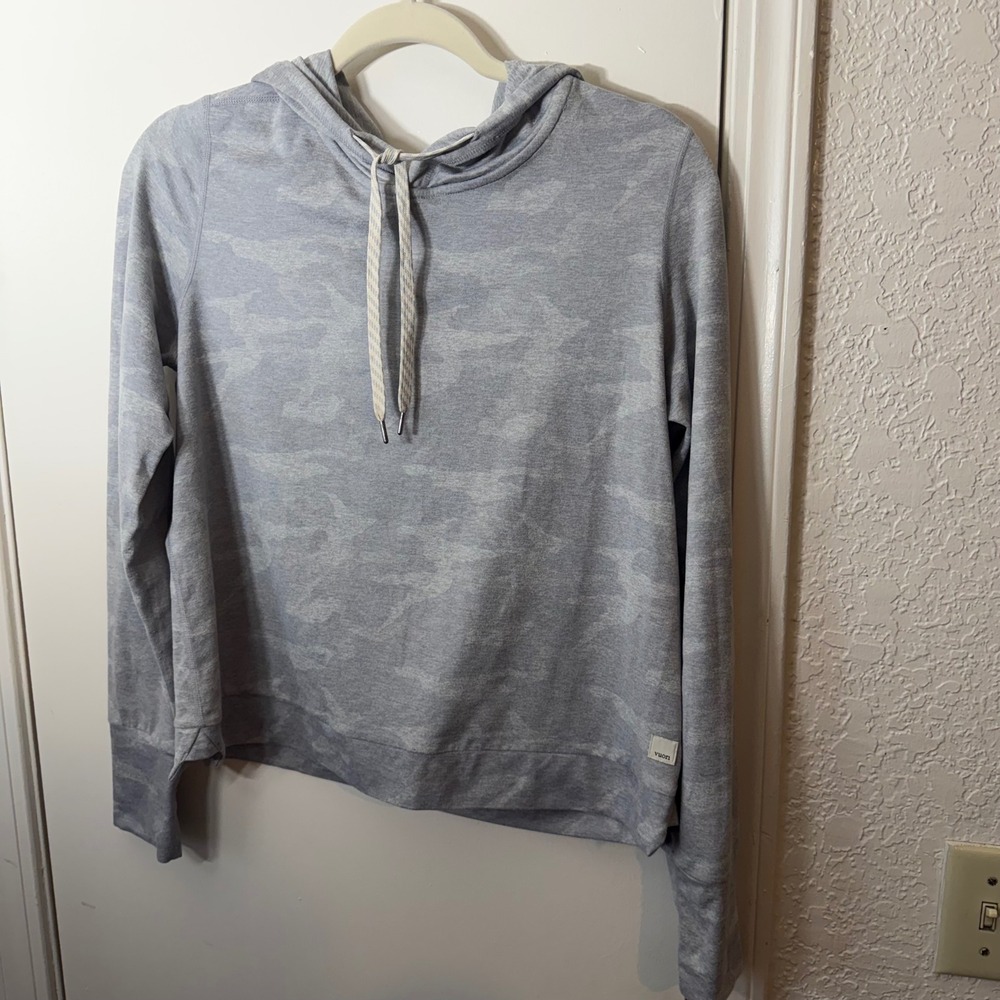 Vuori Halo Performance Hoodie Grey Camo DreamKnit Pullover VW226 Small